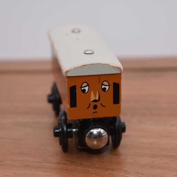 Annie Passenger Coach Car 2003 - Thomas Friends Wooden Railway Train Tank - GUC - Picture 4 of 7